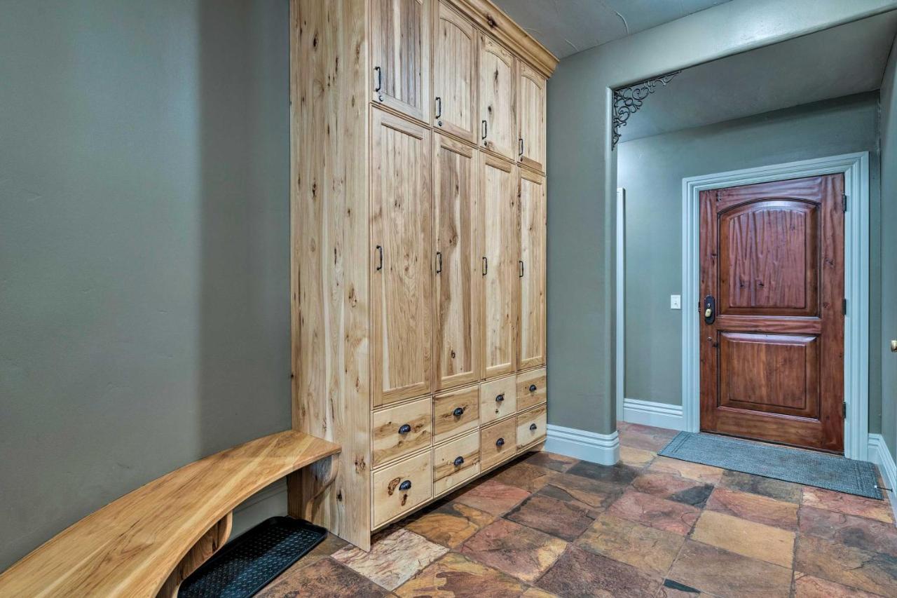 Family-Friendly Utah Vacation Rental Near Skiing! Sandy Exterior photo